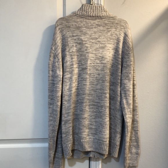 Man size Large zip up sweater. Lift gray and white. - Picture 5 of 8